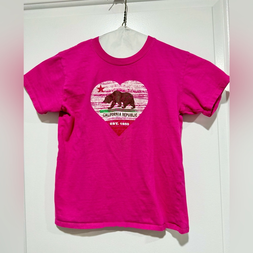 Girls pink, short sleeve, California republic T-shirt. Size medium.